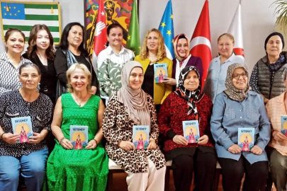 PINAR ERSOY KORKMAZ BİRLEŞİK KAFKASYA DERNEĞİNDE İMZA VE SÖYLEŞİ ETKİNLİĞİ DÜZENLEDİ.