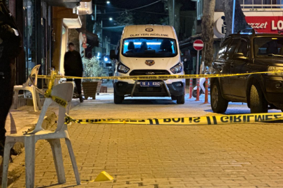 Bursa'da 1 kişinin yaralandığı silahlı kavga kamerada