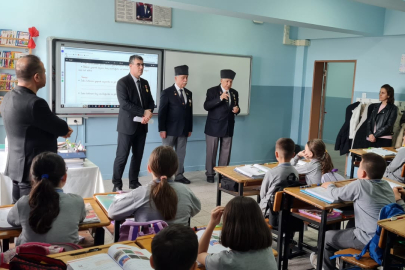 Orhangazi Ahmet Yesevi İlkokulunda Çanakkale Zaferi Ve Şehitler konulu söyleşi düzenlendi.