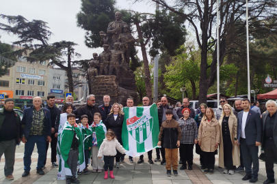 Cumhuriyet Halk Partisi Orhangazi'de Bursaspor Bayrağı Dağıttı.
