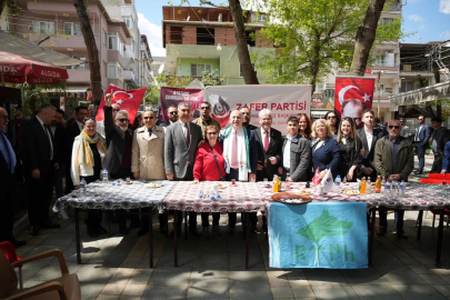 Ümit Özdağ Orhangazi'de Halkla buluştu.