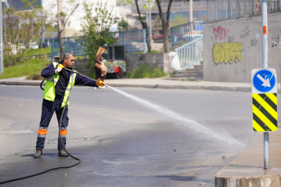 İstanbul Maltepe'de bahar temizliği hız kesmiyor