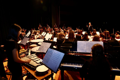 Dokuz Eylül'den miniklere 'klasik' aşısı