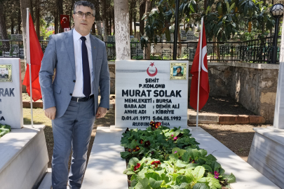 Orhangazi'li Güneydoğu Şehidimiz Murat Solak kabri başında anıldı.