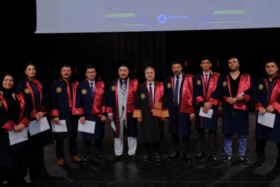 İletişim fakültesinde mezuniyet heyecanı