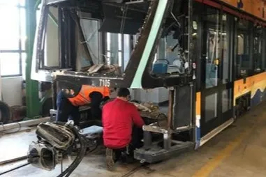 İzmir Metro araçlarını kendi gücüyle yeniliyor